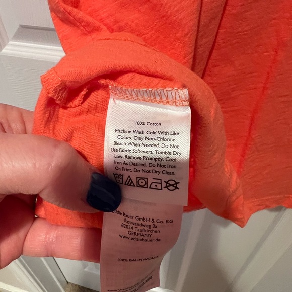 Eddie Bauer ladies short sleeve, v-neck blouse. Orange color. Size XL - Picture 3 of 3